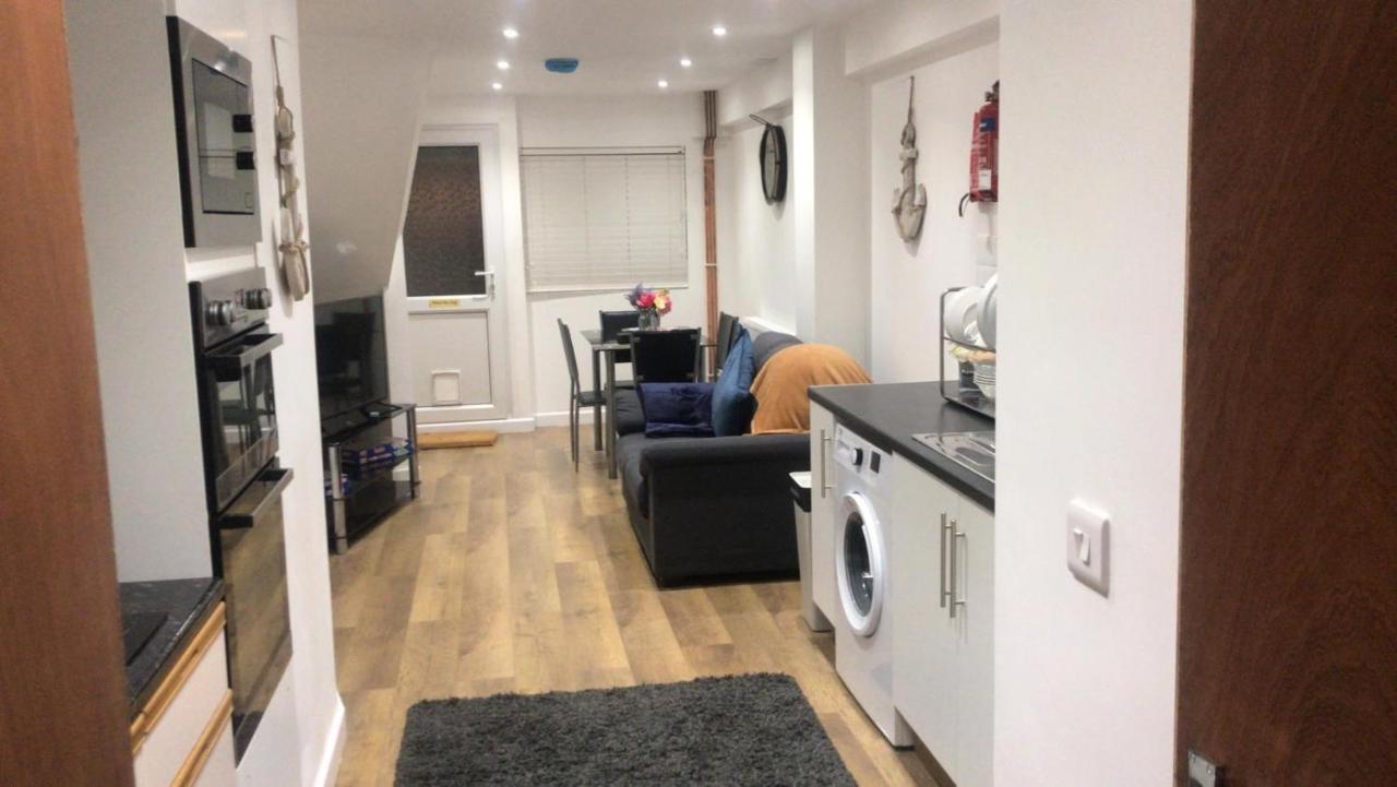 テインマスTeign Treasure Trove 1Bed Groundfloor 2Mins 2Beachアパートメント エクステリア 写真